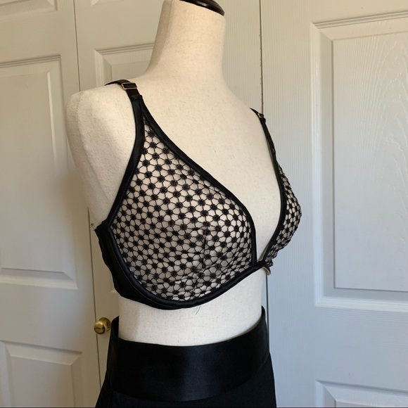 VS Unlined Plunge Bra 34DDD - Picture 3 of 10